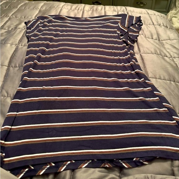 Torrid Super Soft Tee w/Sliiming Lines - Size 1 - EUC - Navy - Picture 3 of 3